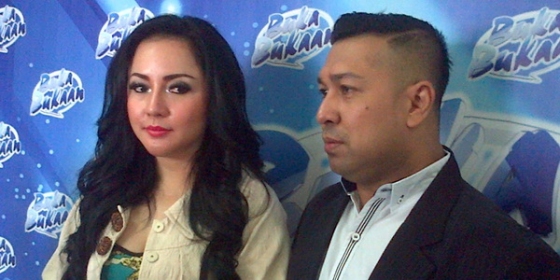 Suami Siap Beberkan Isu Perselingkuhan Farhat & Regina di Persidangan